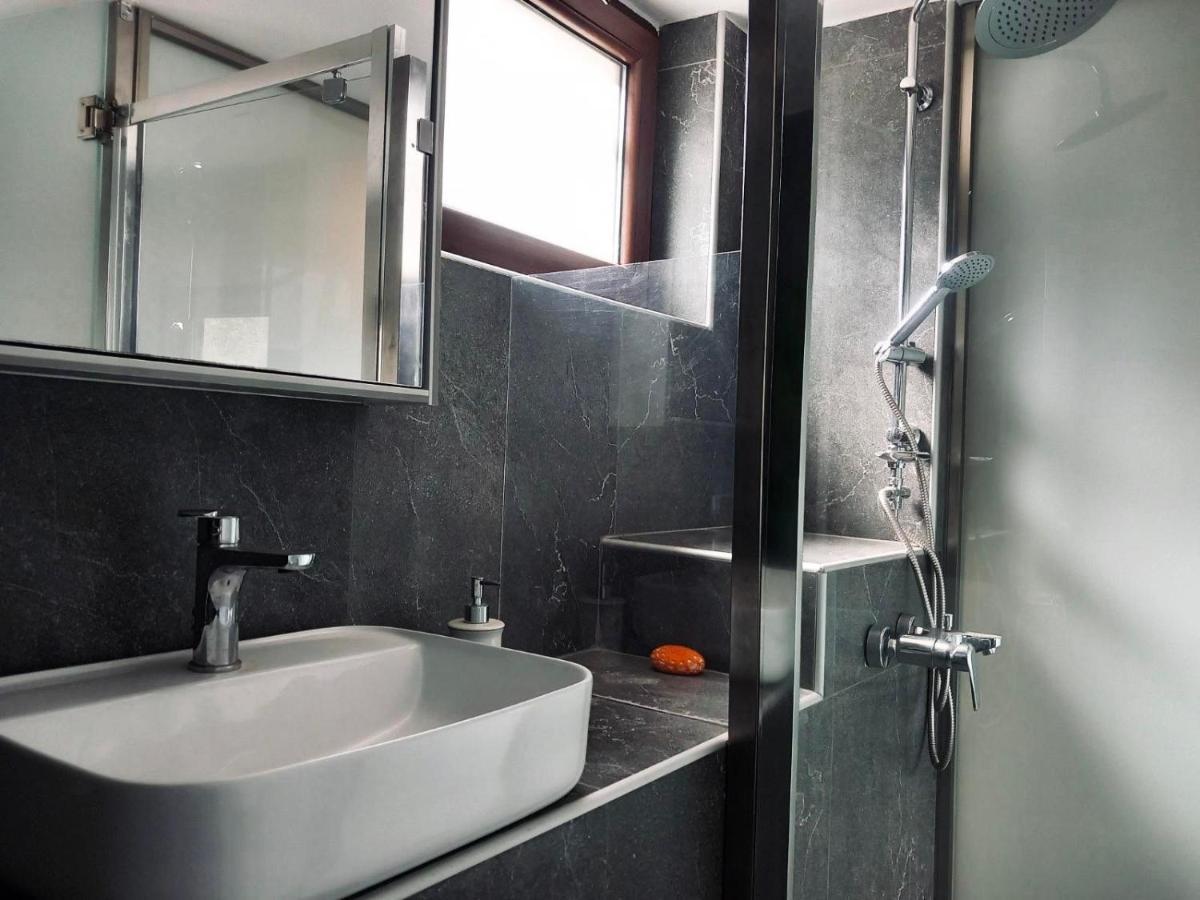 Moxy Paxos Apartments Гайос Екстериор снимка